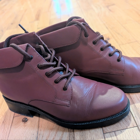 Laura Scott Women's Deep Burgundy Ankle Boots, Lace-up Style Size 8M - Picture 1 of 8